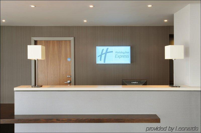 Holiday Inn Express Liverpool Hoylake, An Ihg Hotel Интерьер фото